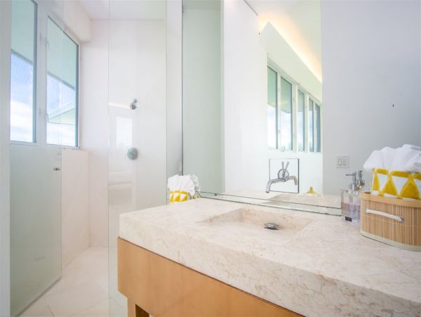 Marathon Luxury Five Bedroom Private Beach