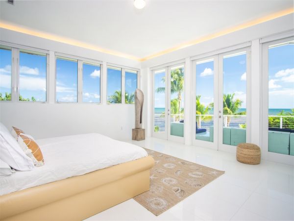 Marathon Luxury Five Bedroom Private Beach