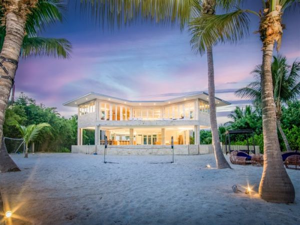 Marathon Luxury Five Bedroom Private Beach
