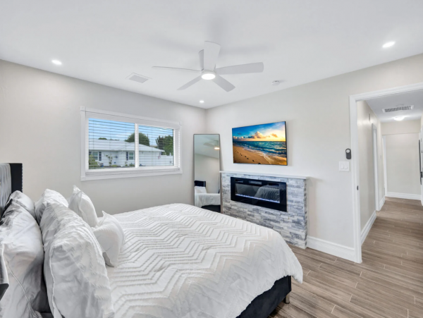 Naples Park Vacation Rental - Vanderbilt Beach Home with Saltwater Pool