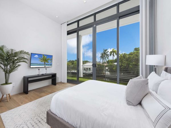 Gorgeous 6 Bedroom Villa in Fort Lauderdale Sleeps 14 Guests