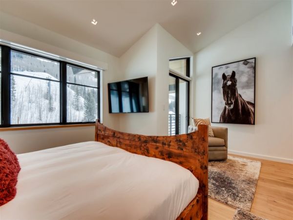 Luxury 5 Bedroom Rental in Vail With Private Spa Sleeps 20
