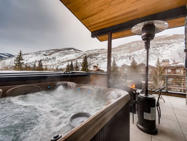 Luxury 5 Bedroom Rental in Vail With Private Spa Sleeps 20