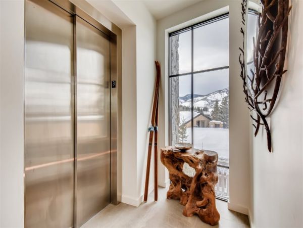 Luxury 5 Bedroom Rental in Vail With Private Spa Sleeps 20