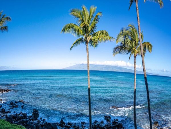 Ocean Front Vacation Three Bedroom Condo with Balcony