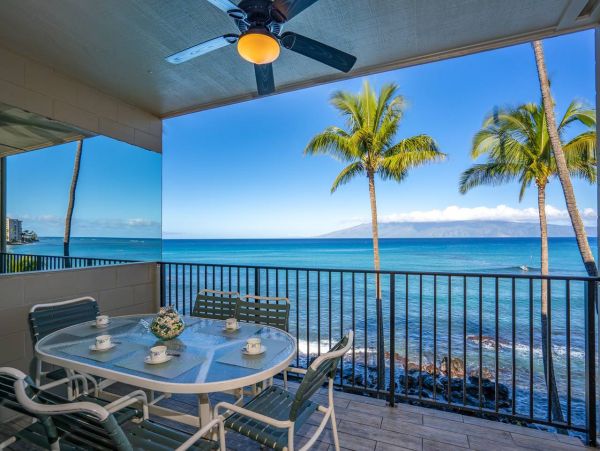 Ocean Front Vacation Three Bedroom Condo with Balcony
