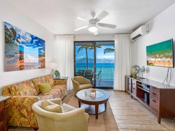 Ocean Front Vacation Three Bedroom Condo with Balcony