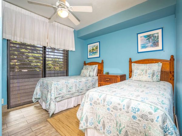 Ocean Front Vacation Three Bedroom Condo with Balcony