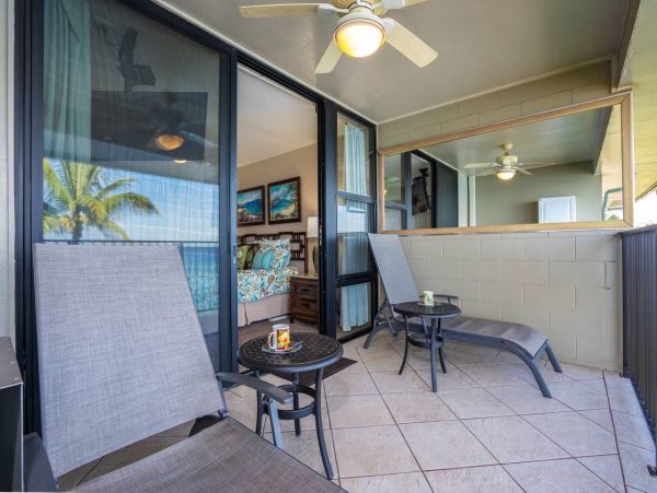 Ocean Front Vacation Three Bedroom Condo with Balcony
