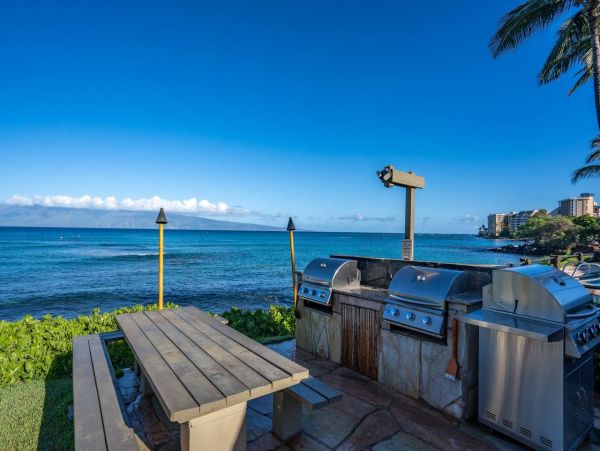 Ocean Front Vacation Three Bedroom Condo with Balcony