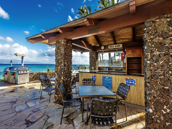 Ocean Front Vacation Three Bedroom Condo with Balcony
