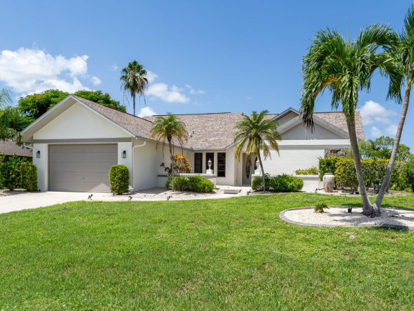Lake Front Fort Myer 3 Bedroom Vacation Home Caged Pool Spa