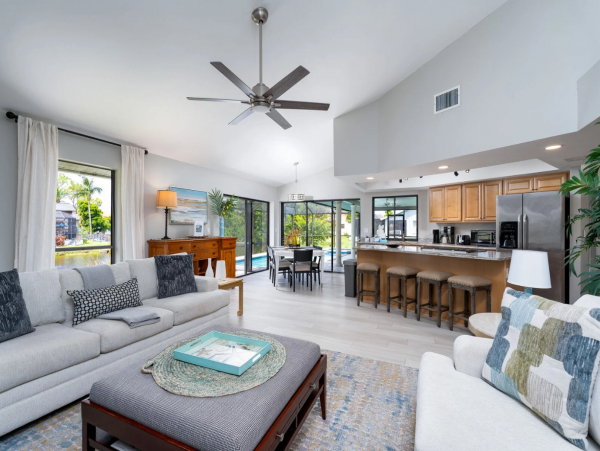 Lake Front Fort Myer 3 Bedroom Vacation Home Caged Pool Spa