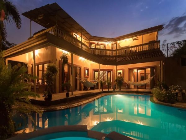 Upscale Coastal Luxury Villa in Jaco Costa Rica Sleeps 20