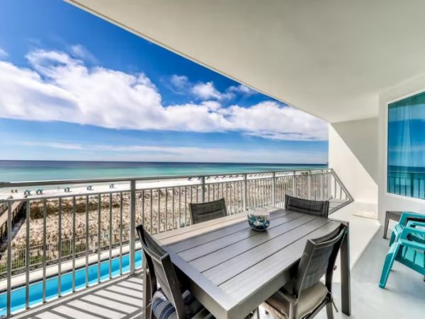 Fort Walton Gulf Front Condo 4 Bedrooms & Balcony - Perfect For Family Escape