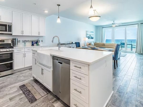Fort Walton Gulf Front Condo 4 Bedrooms & Balcony - Perfect For Family Escape