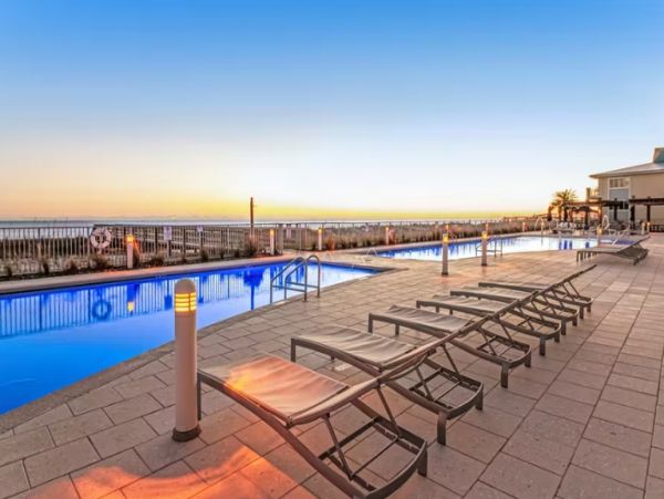 Fort Walton Gulf Front Condo 4 Bedrooms & Balcony - Perfect For Family Escape