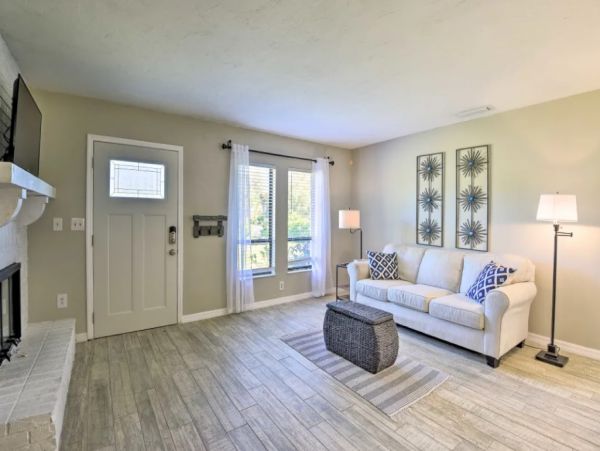 Walk to Beach Two Bedroom Rental Home in Englewood