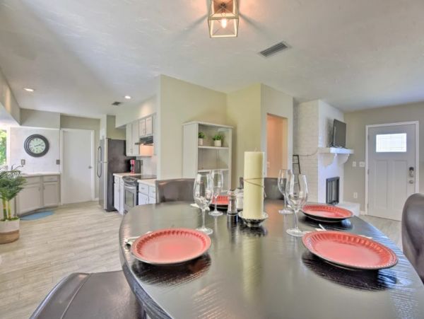 Walk to Beach Two Bedroom Rental Home in Englewood