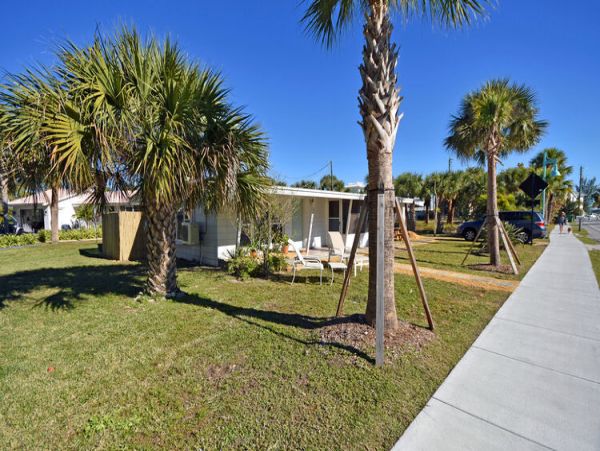 Englewood Vacation Home with Two Bedrooms Sleeps 4