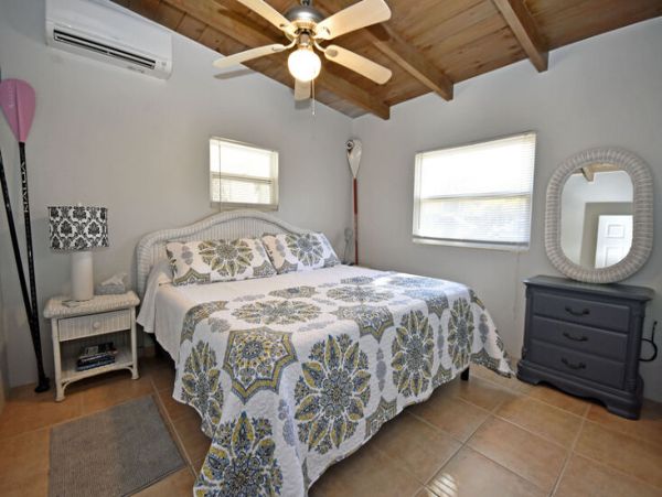 Englewood Vacation Home with Two Bedrooms Sleeps 4