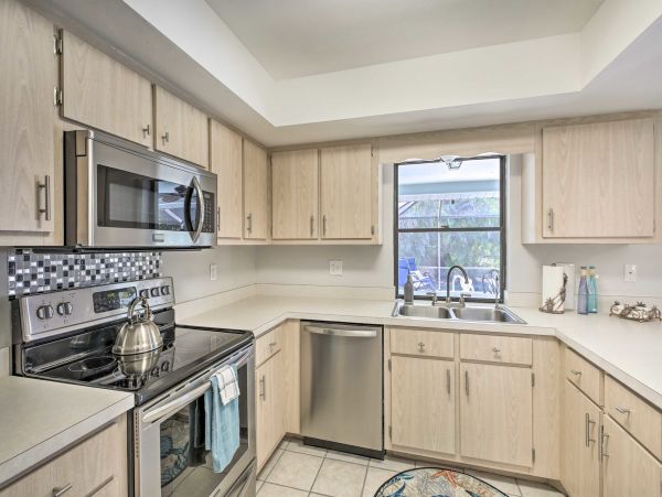 Cape Coral Vacation Pool Home Three Bedroom