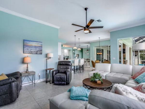 Three Bedroom Vacation Home Caged Pool Cape Coral Florida