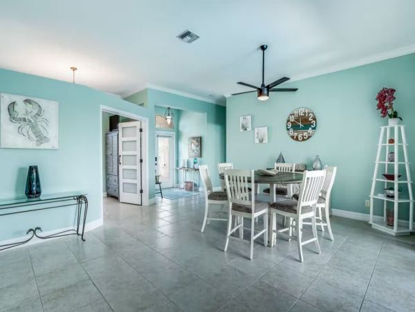 Three Bedroom Vacation Home Caged Pool Cape Coral Florida