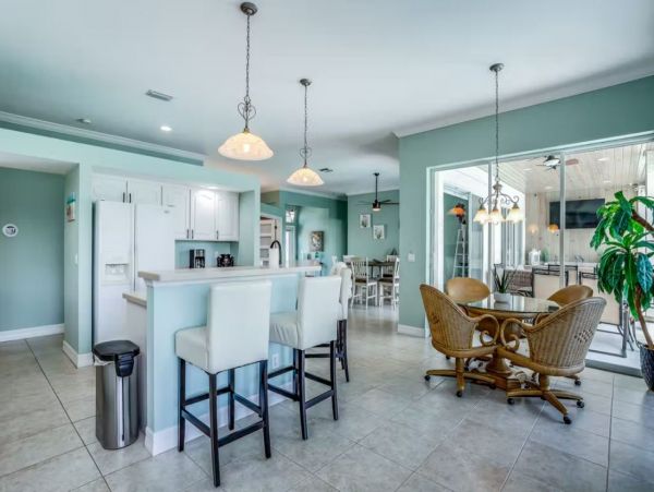 Three Bedroom Vacation Home Caged Pool Cape Coral Florida