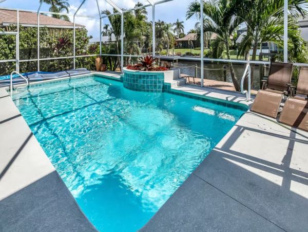Three Bedroom Vacation Home Caged Pool Cape Coral Florida