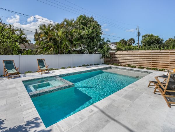 Naples Vacation Pool Home Three Bedrooms Sleeps 6 Guests