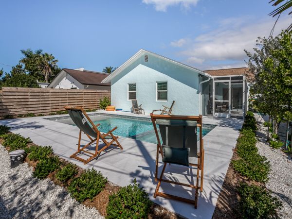 Naples Vacation Pool Home Three Bedrooms Sleeps 6 Guests