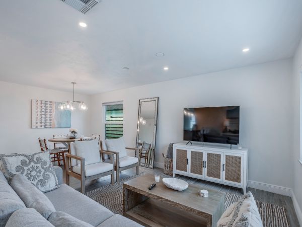 Naples Vacation Pool Home Three Bedrooms Sleeps 6 Guests