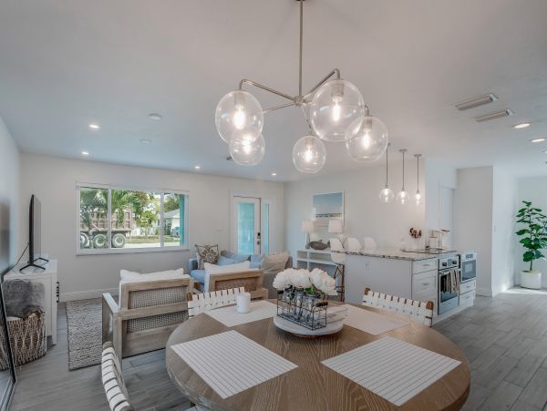 Naples Vacation Pool Home Three Bedrooms Sleeps 6 Guests