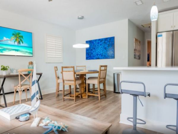 Great Value Naples Vacation Pool Home Four Bedrooms