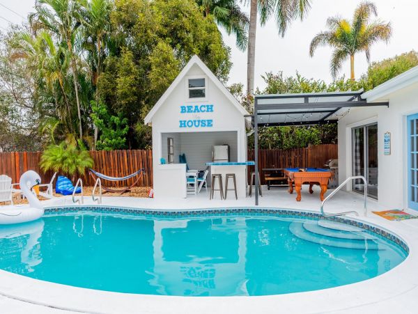 Great Value Naples Vacation Pool Home Four Bedrooms