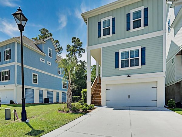 Hilton Head 6 Bedroom Home Walk to Beach with Pool