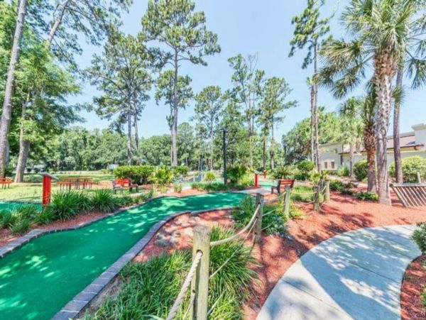 Hilton Head 6 Bedroom Home Walk to Beach with Pool