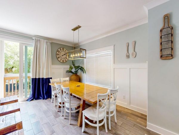 Hilton Head 6 Bedroom Home Walk to Beach with Pool