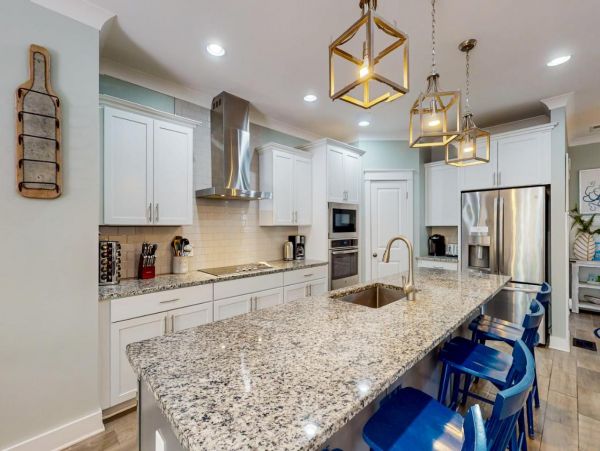 Hilton Head 6 Bedroom Home Walk to Beach with Pool