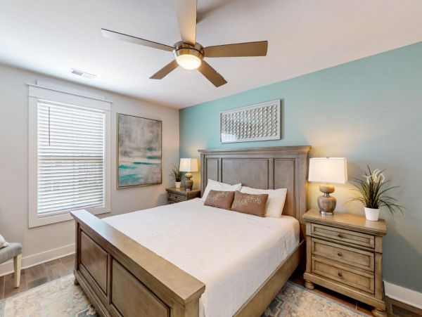 Hilton Head 6 Bedroom Home Walk to Beach with Pool