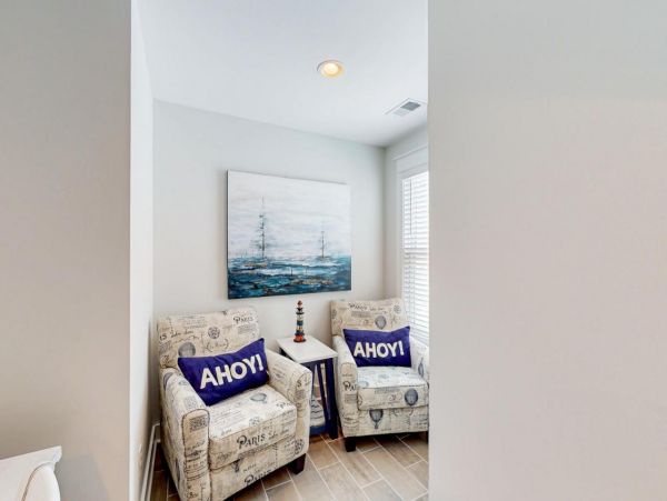 Hilton Head 6 Bedroom Home Walk to Beach with Pool