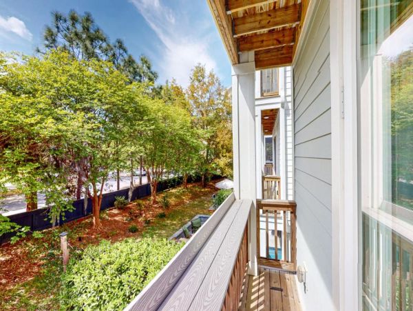 Hilton Head 6 Bedroom Home Walk to Beach with Pool