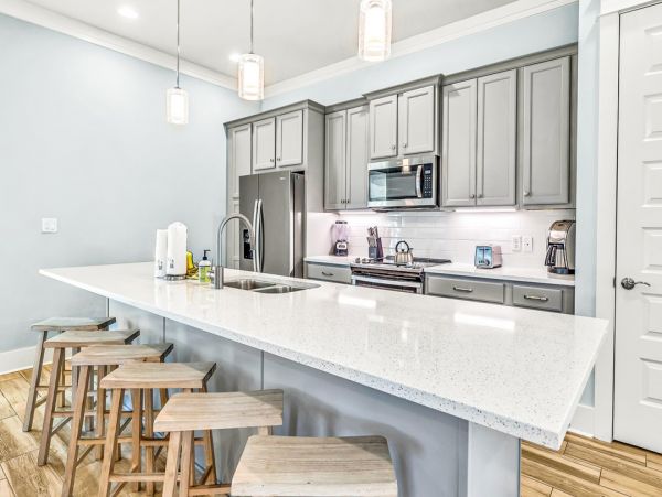 Miramar Vacation Home Five Bedroom Walk to Beach