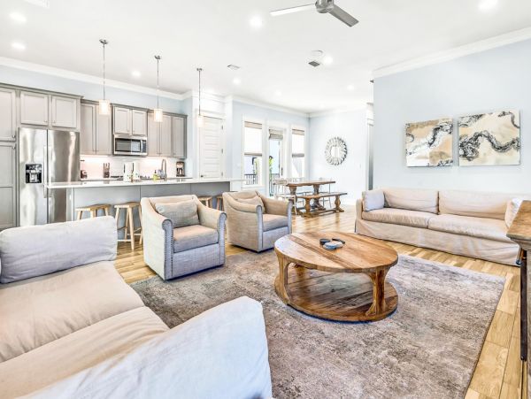 Miramar Vacation Home Five Bedroom Walk to Beach