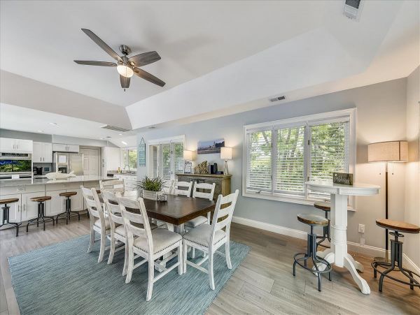 Five Bedroom Vacation Home in Hilton Head Sleeps 20 Guests