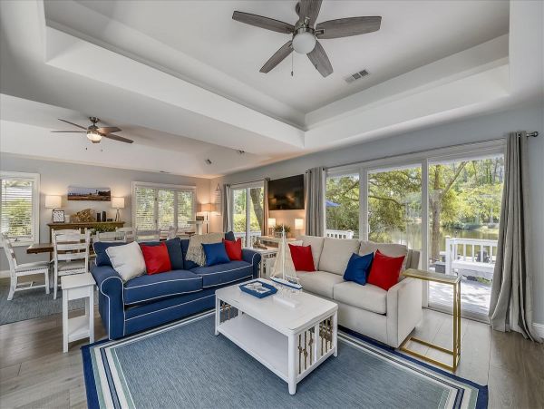 Five Bedroom Vacation Home in Hilton Head Sleeps 20 Guests