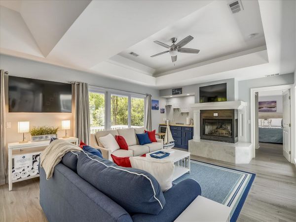 Five Bedroom Vacation Home in Hilton Head Sleeps 20 Guests
