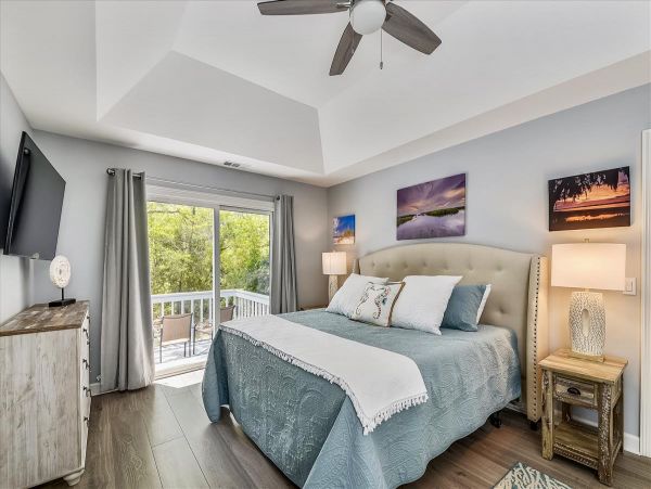 Five Bedroom Vacation Home in Hilton Head Sleeps 20 Guests