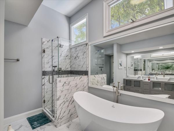 Five Bedroom Vacation Home in Hilton Head Sleeps 20 Guests